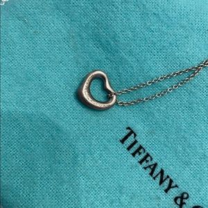 Tiffany&Co Open Heart Pendant Necklace.